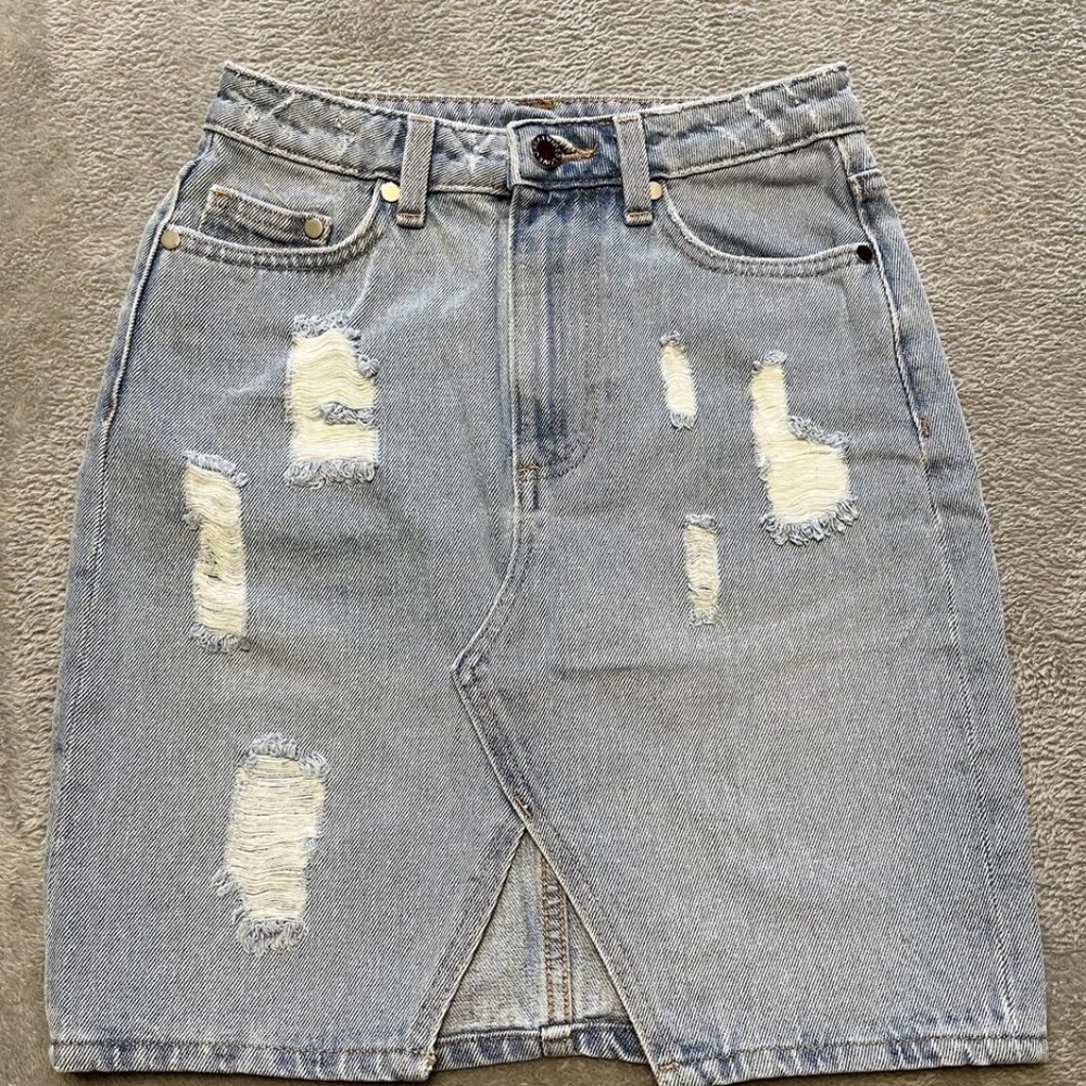 H&M Skirt Womens 2 Blue Mini Straight Light Wash Distressed Slit‎ Hem Denim